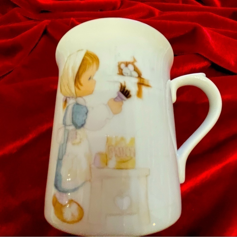 1984 Precious Moments Blessed Are the Meek Mug